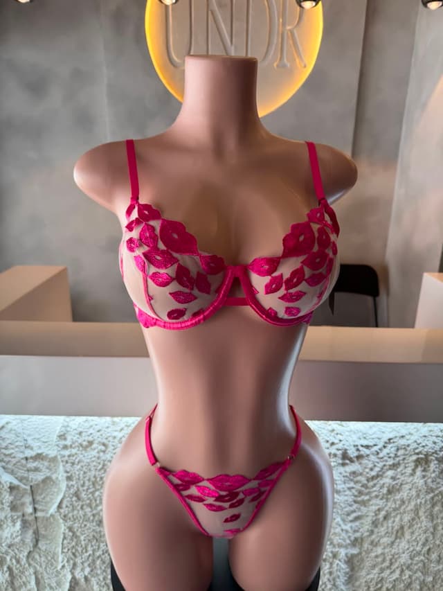 Kiss Bra Set